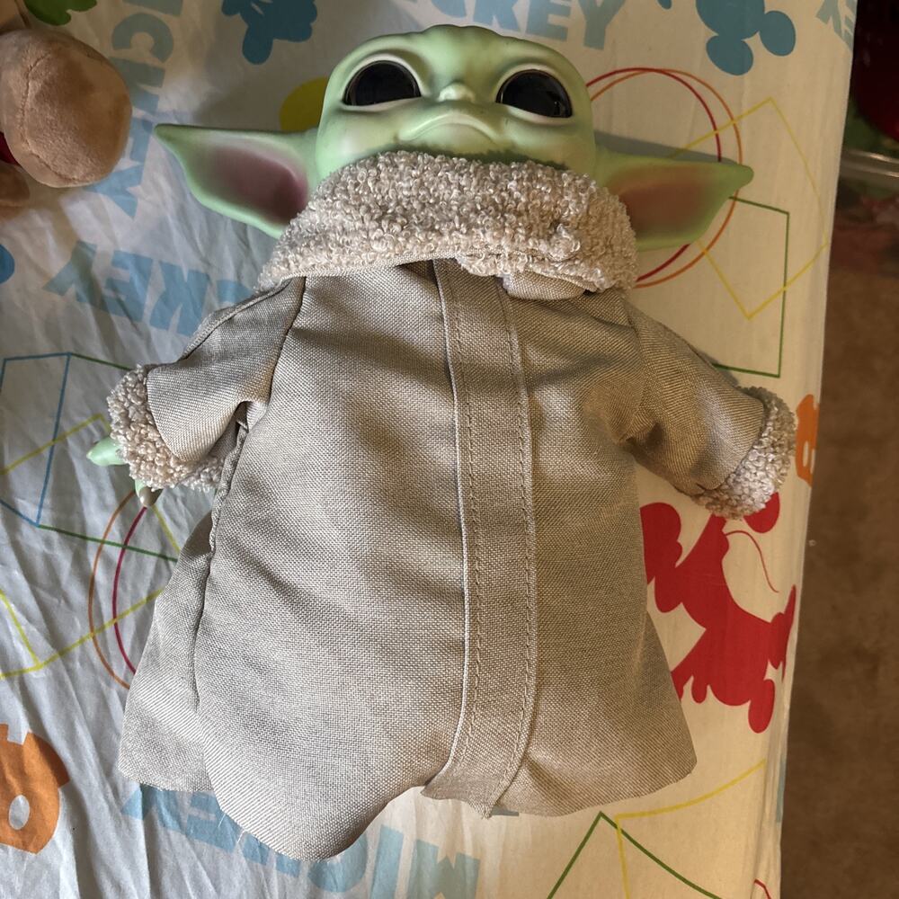Mattel Yoda Star Wars 2021 9 Inch Toy